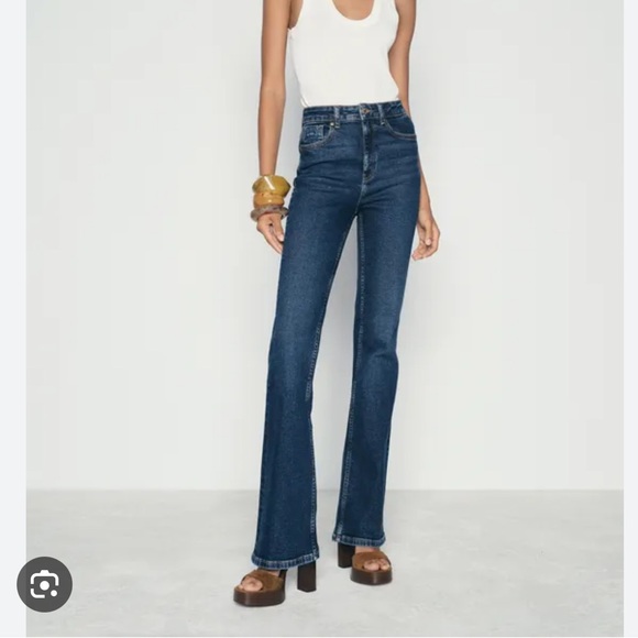 ZARA flared jeans high rise size 6 - Picture 1 of 3
